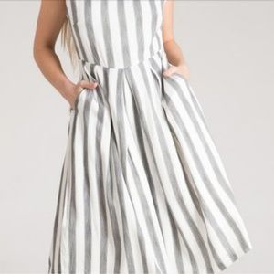 🚨ONLY ONE Vertical Stripped wide leg jumpsuit
